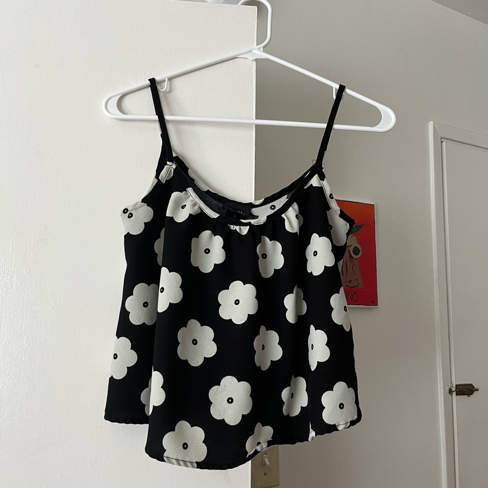 Cropped loose-fitting floral tank top (S)